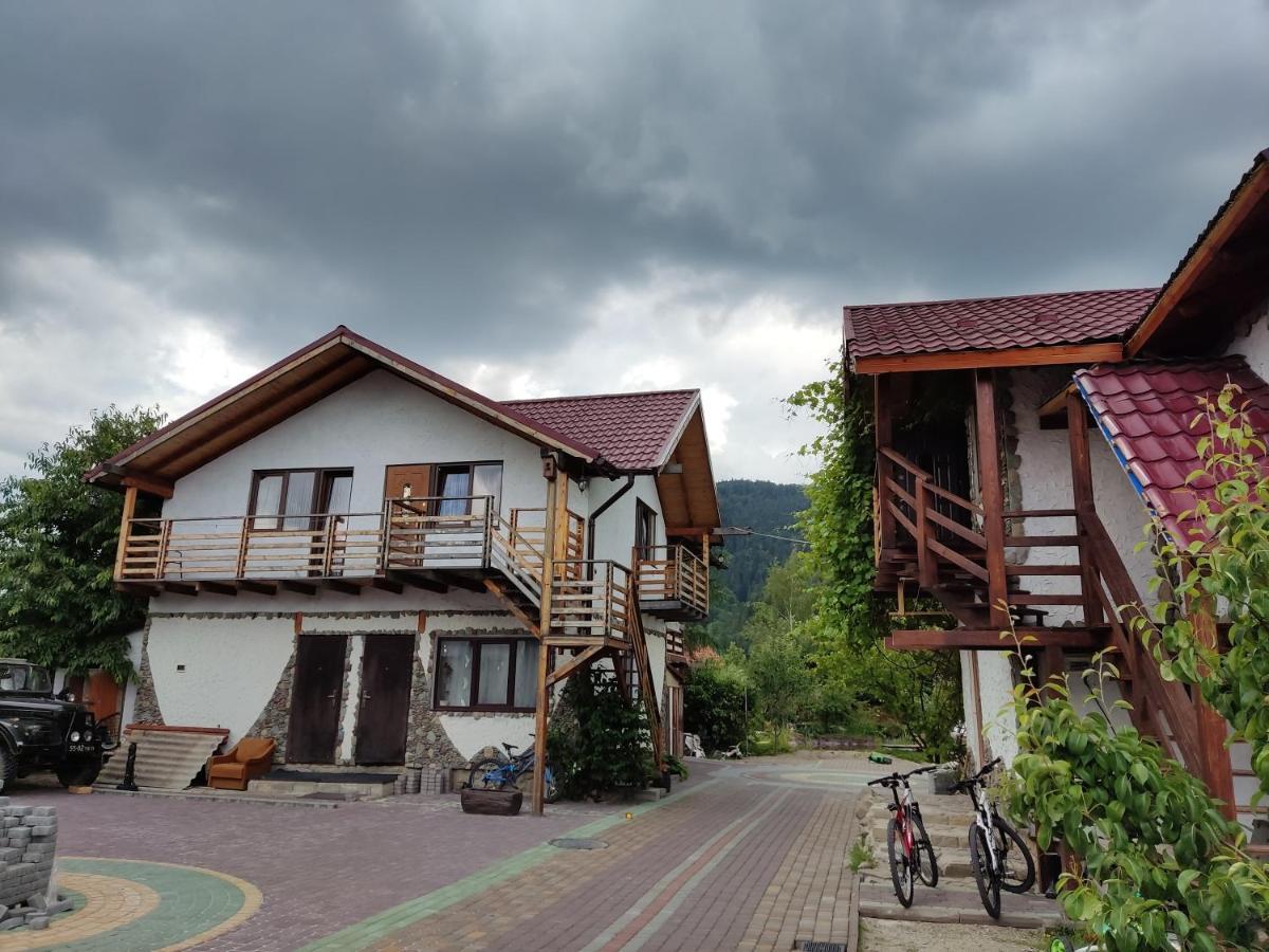 Апартаменти "У Кузьмича" 2 Mykulychyn Bagian luar foto